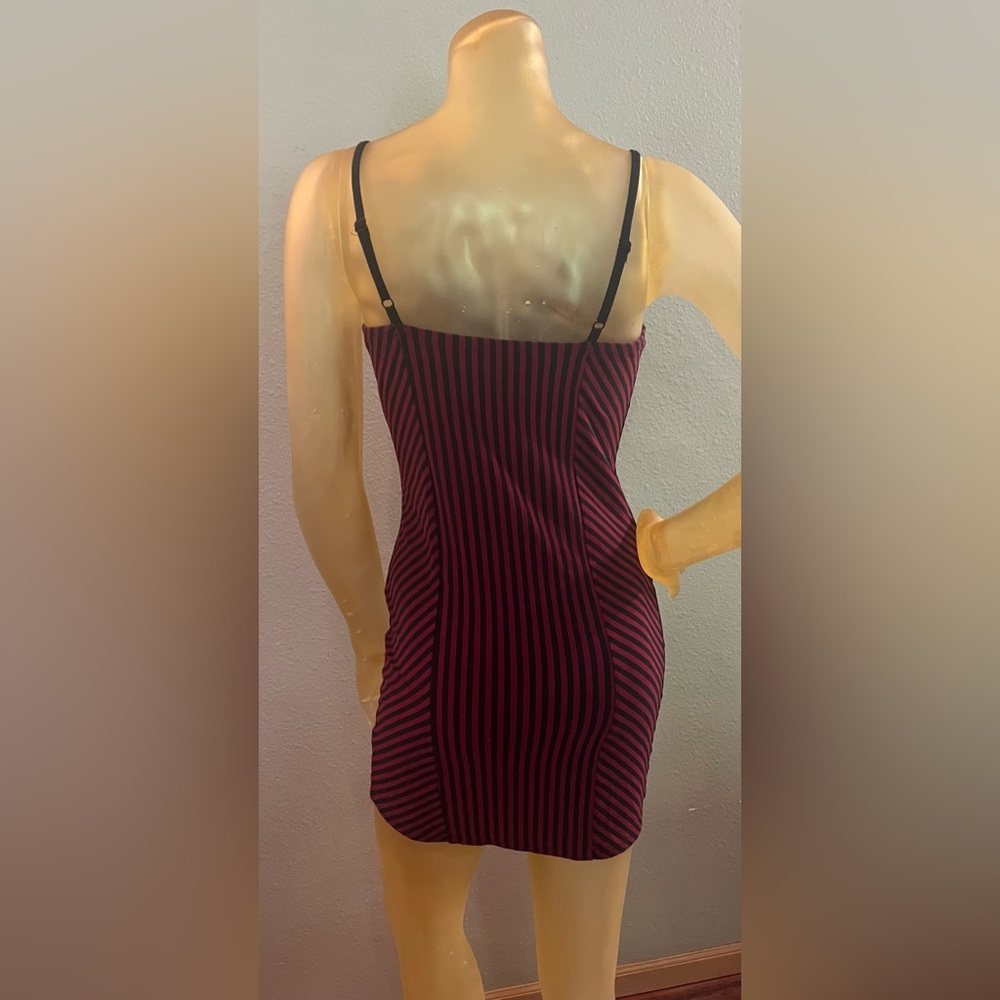 Black and red striped bodycon dress, size large - Picture 5 of 5